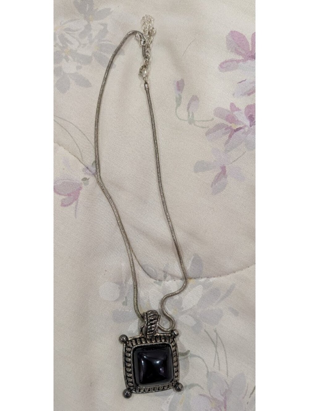 Vintage Black Cabochon Pendant Necklace